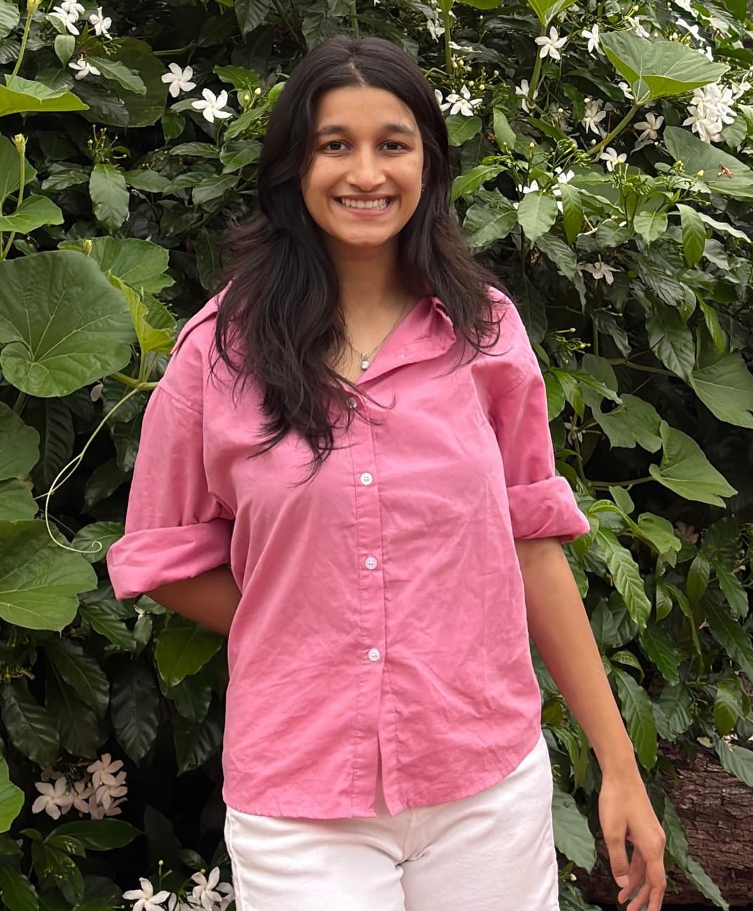 profile picture of aish sethiya - ui/ux designer.